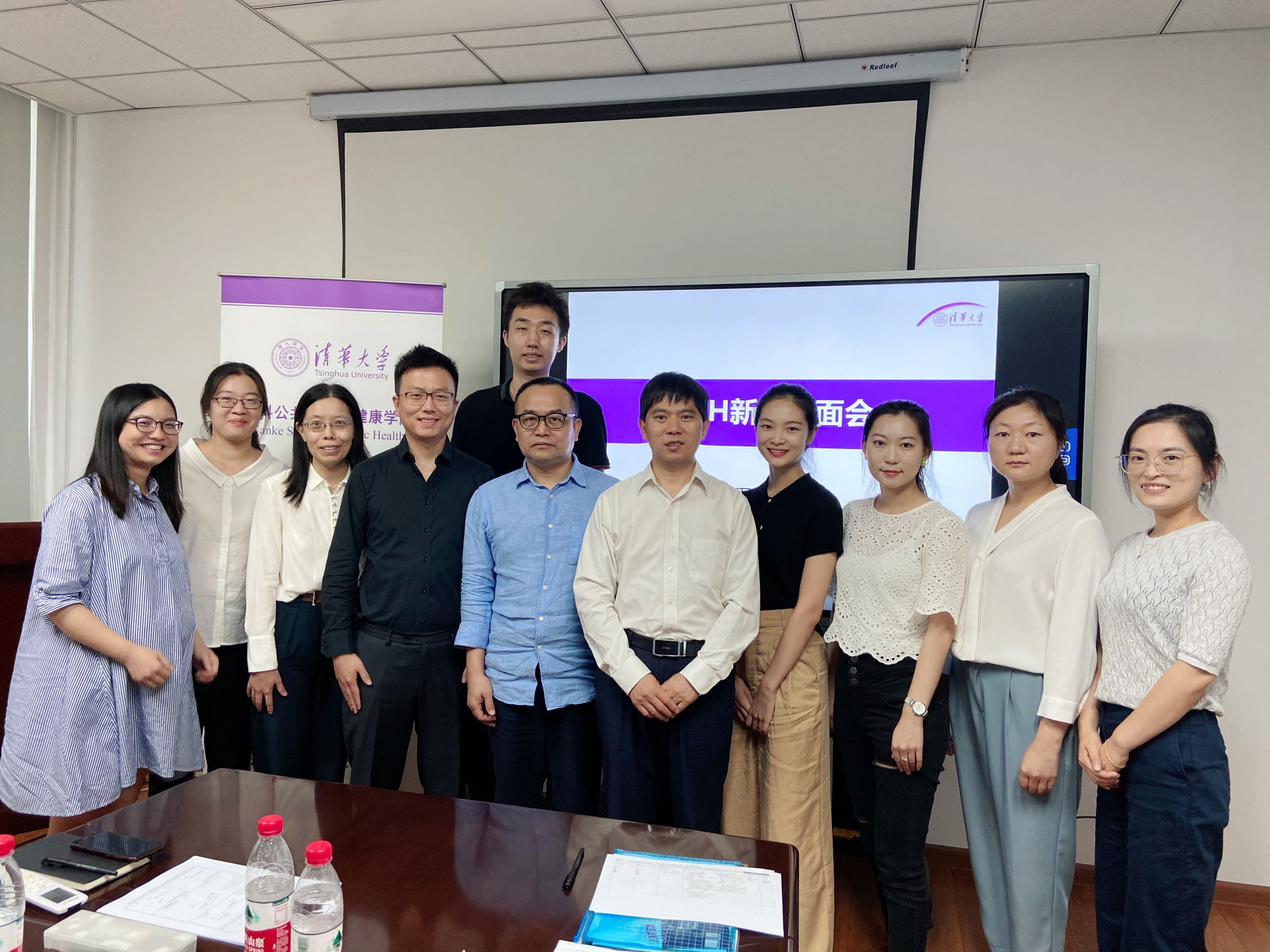 人妻自拍
举办2020级师生见面会